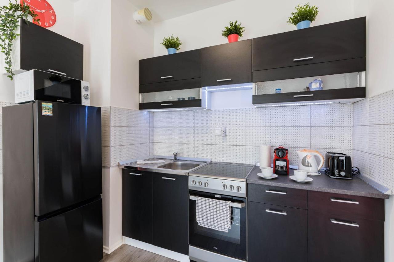 New Blue Danube Apartment With Balcony And Parking 부다페스트 외부 사진