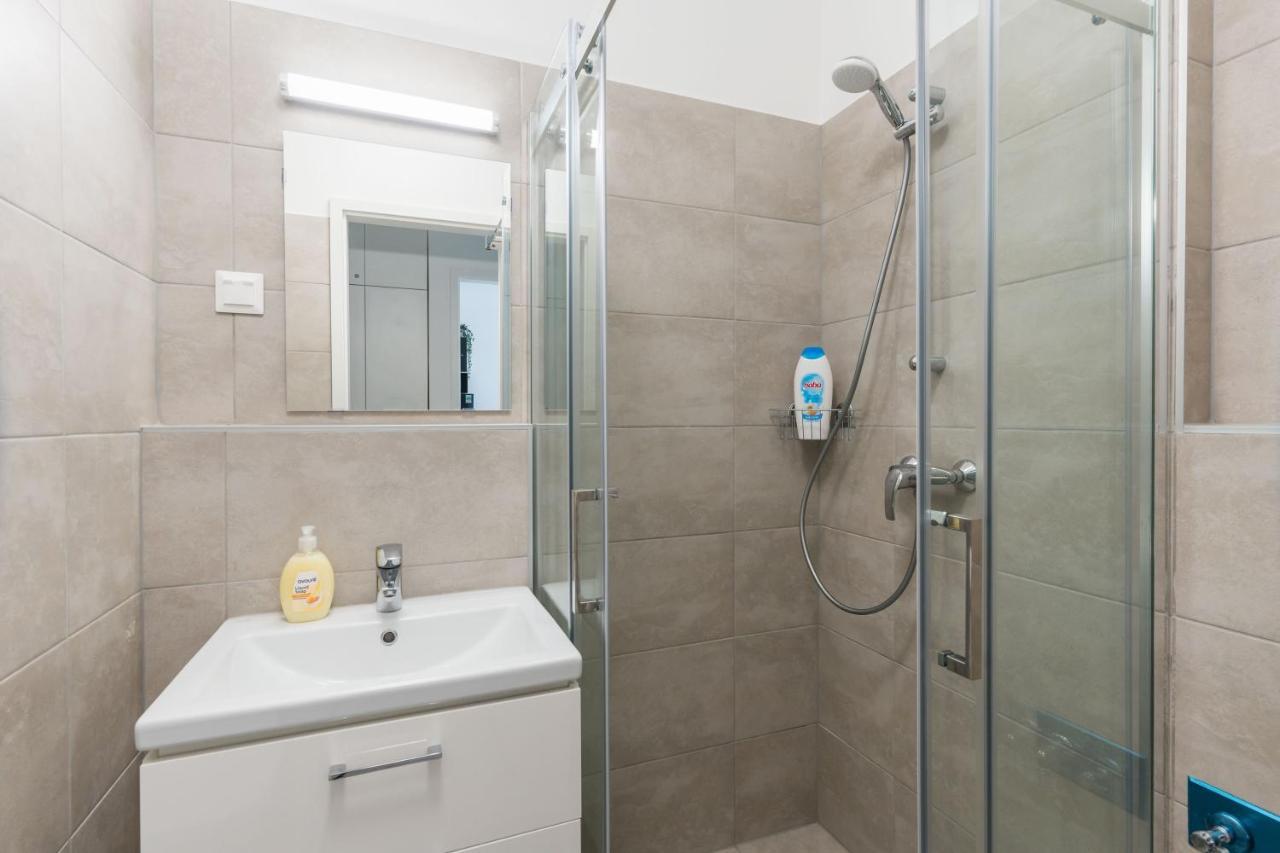 New Blue Danube Apartment With Balcony And Parking 부다페스트 외부 사진