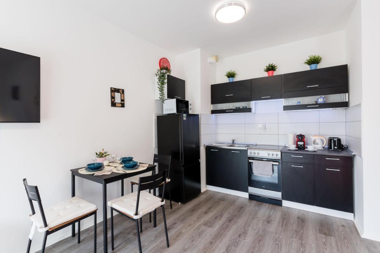 New Blue Danube Apartment With Balcony And Parking 부다페스트 외부 사진