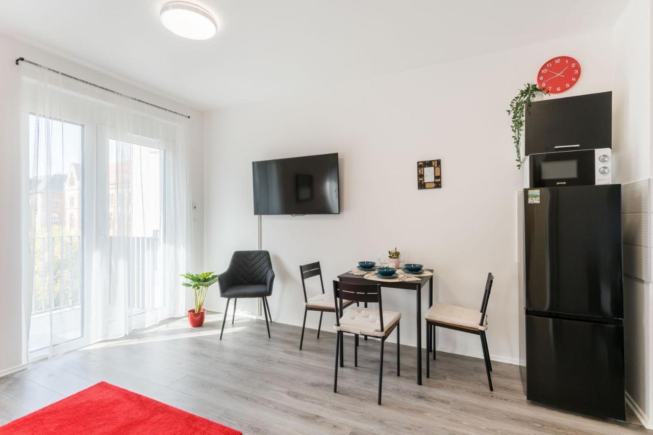 New Blue Danube Apartment With Balcony And Parking 부다페스트 외부 사진