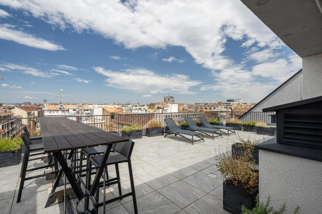 New Blue Danube Apartment With Balcony And Parking 부다페스트 외부 사진