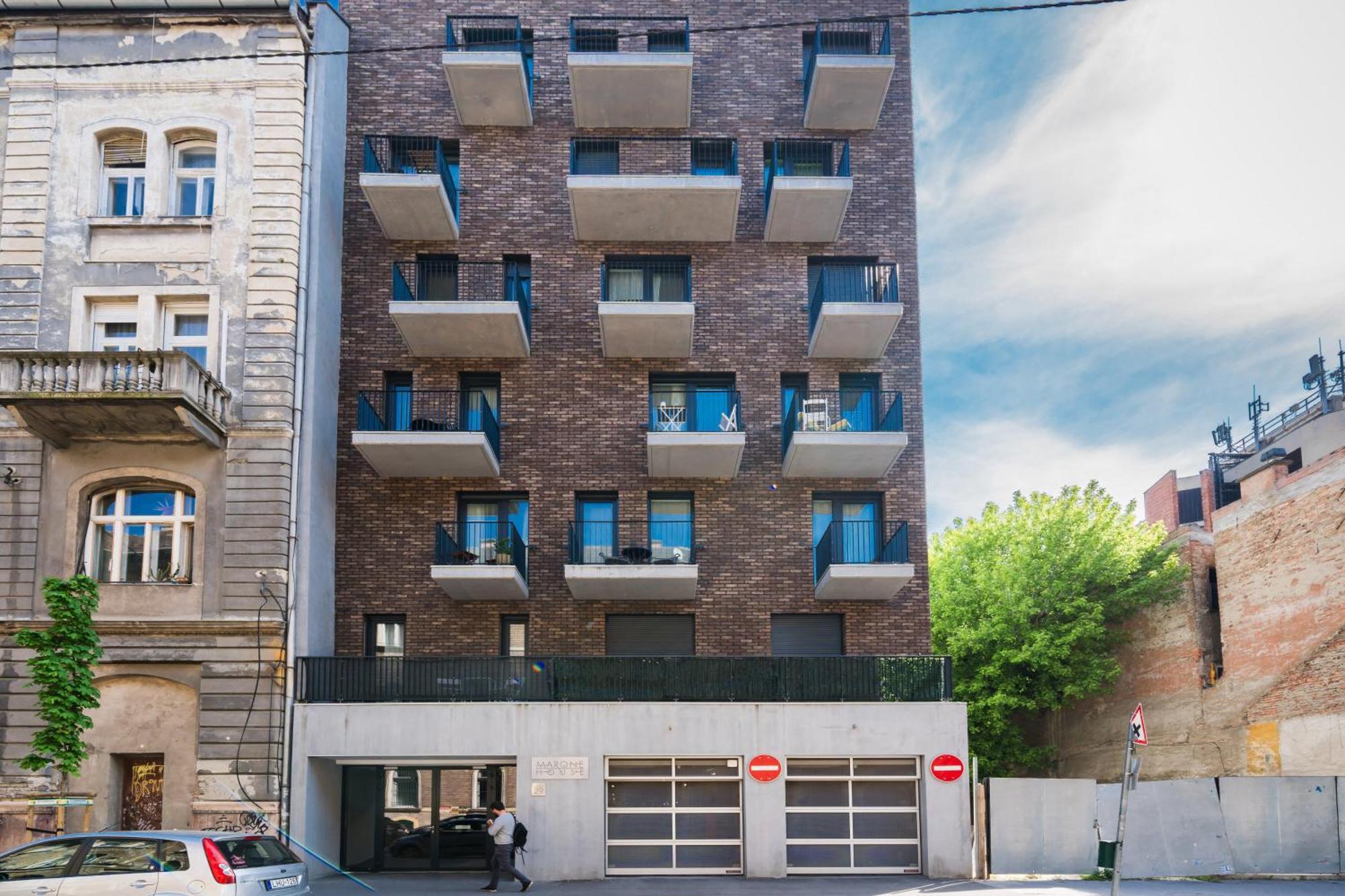 New Blue Danube Apartment With Balcony And Parking 부다페스트 외부 사진